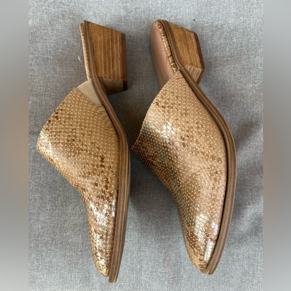 Chinese Laundry Gold Metallic Animal Print Mules Size 10 - Picture 2 of 5